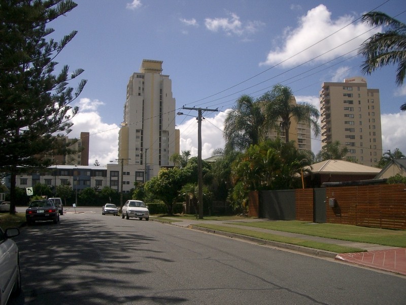 1/10 Anzac Parade, Burleigh Heads QLD 4220