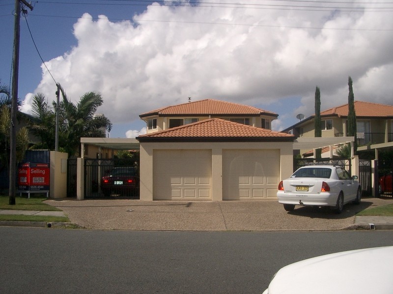 1/10 Anzac Parade, Burleigh Heads QLD 4220