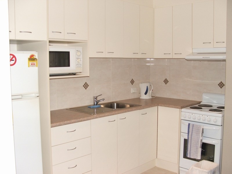 42 “Aussie Resort” 1917 Gold Coast Hwy, Burleigh Heads QLD 4220