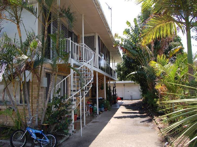 11 Awoonga Avenue, Burleigh Waters QLD 4220