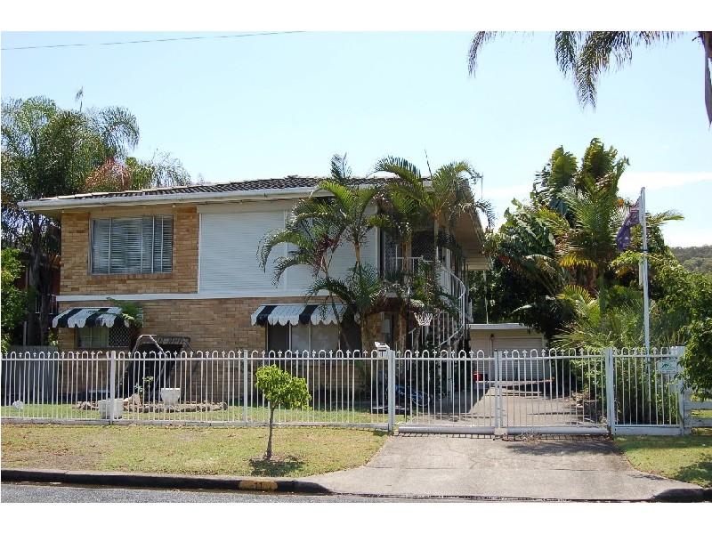 11 Awoonga Avenue, Burleigh Waters QLD 4220