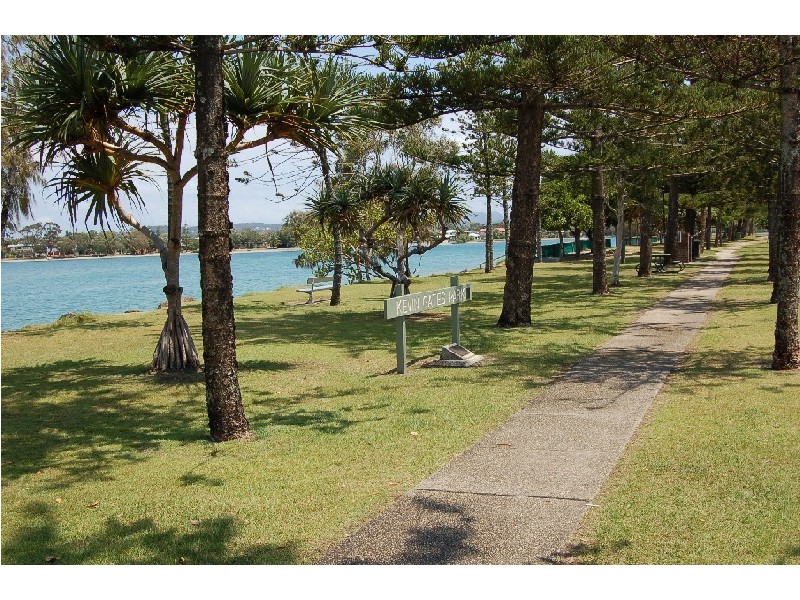 11 Awoonga Avenue, Burleigh Waters QLD 4220