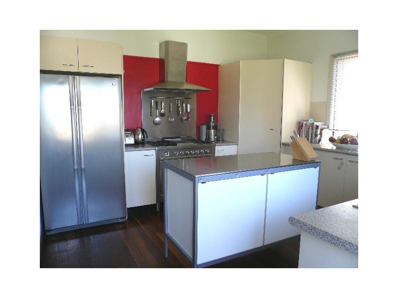 8 Banksia Broadway, Burleigh Heads QLD 4220