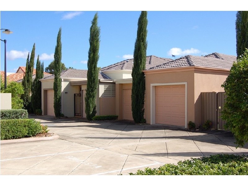 8/27 Beachcomber Crt, Burleigh Waters QLD 4220