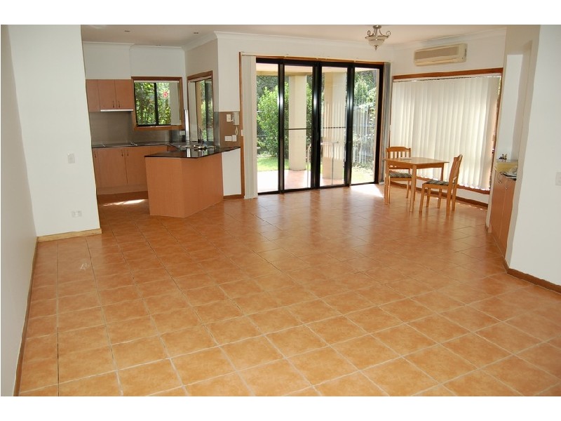 8/27 Beachcomber Crt, Burleigh Waters QLD 4220