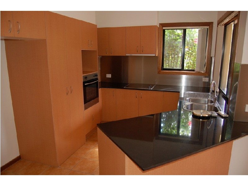 8/27 Beachcomber Crt, Burleigh Waters QLD 4220