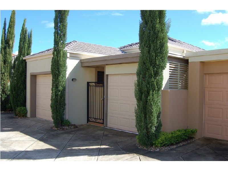 8/27 Beachcomber Crt, Burleigh Waters QLD 4220