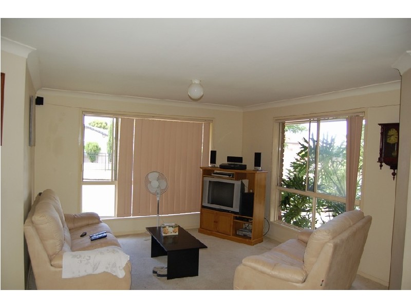 1 Bowerbird Place, Burleigh Waters QLD 4220