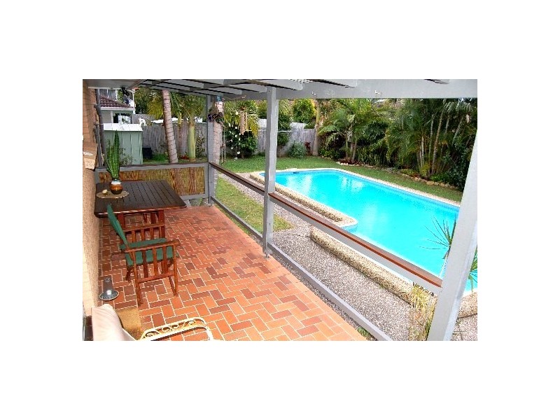 15 Bradley Avenue, Miami QLD 4220