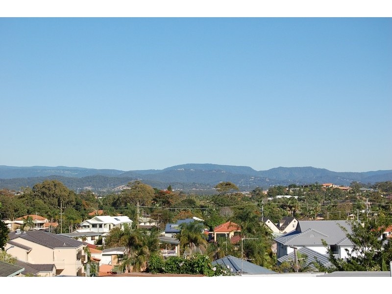 32 Brakes Crescent, Miami QLD 4220