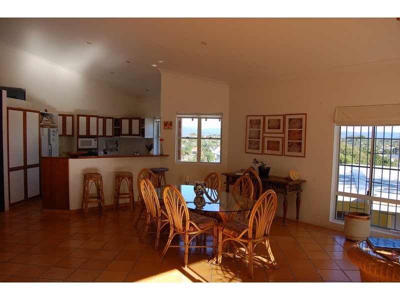 32 Brakes Crescent, Miami QLD 4220