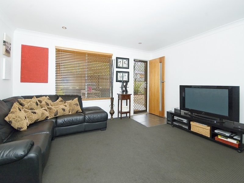 1 Brier Cres, Varsity Lakes QLD 4227