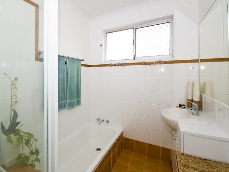 1 Brier Cres, Varsity Lakes QLD 4227