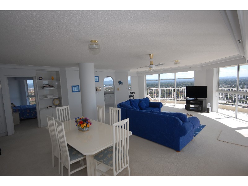 22E “Burleigh Surf” 238 The Esplanade, Miami QLD 4220