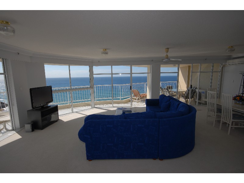 22E “Burleigh Surf” 238 The Esplanade, Miami QLD 4220