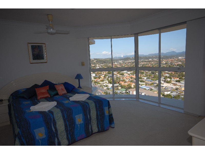 22E “Burleigh Surf” 238 The Esplanade, Miami QLD 4220