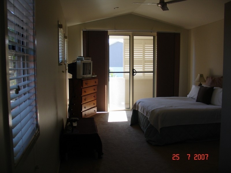 15 B Diana Ave , Burleigh Heads QLD 4220