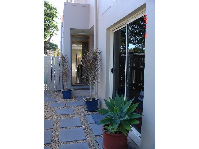 15 B Diana Ave , Burleigh Heads QLD 4220