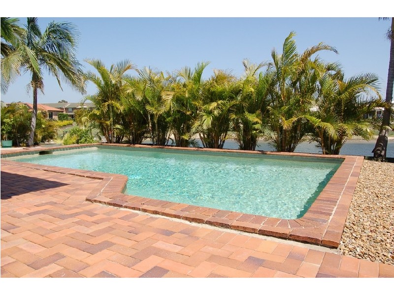 100 Dipper Drive, Burleigh Waters QLD 4220