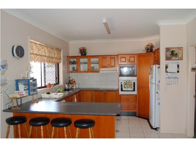 100 Dipper Drive, Burleigh Waters QLD 4220