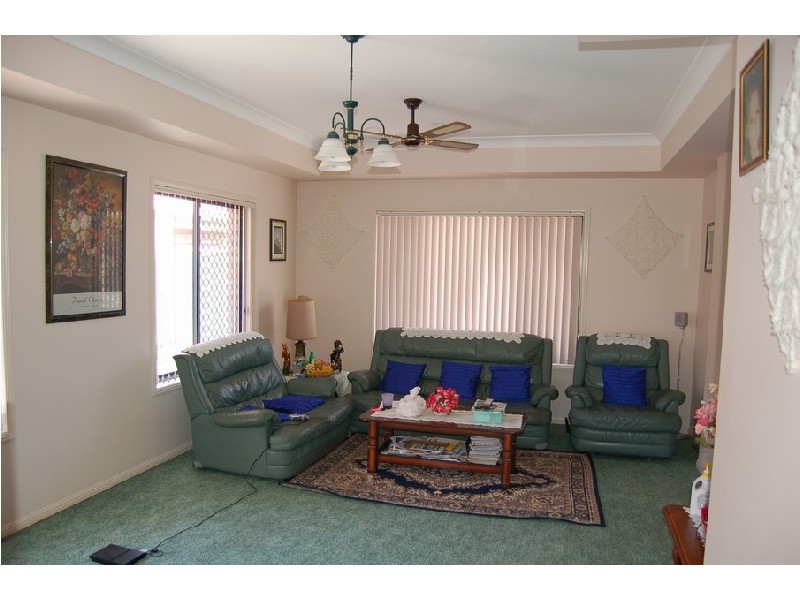 100 Dipper Drive, Burleigh Waters QLD 4220
