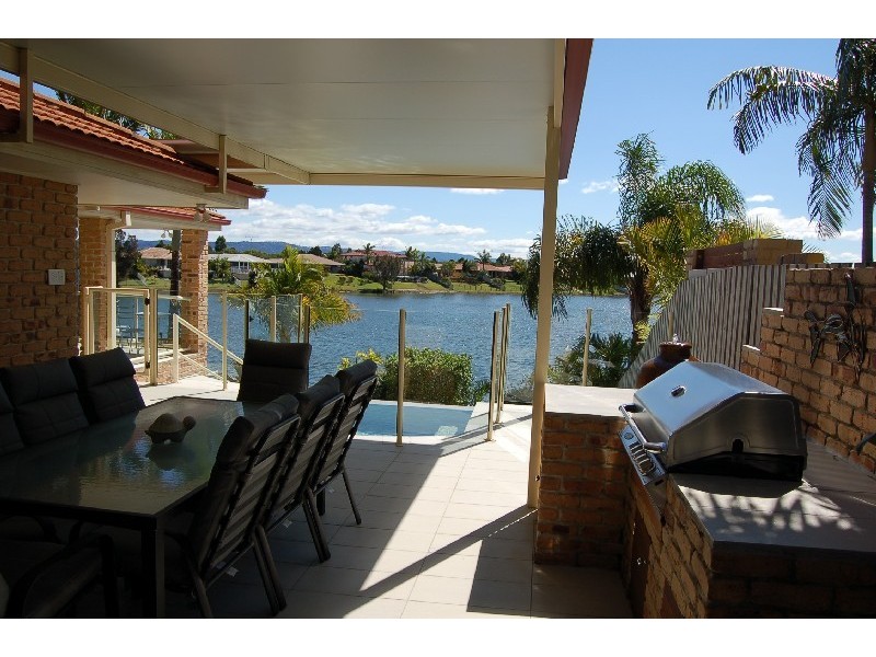 90 Dipper Drive, Burleigh Waters QLD 4220