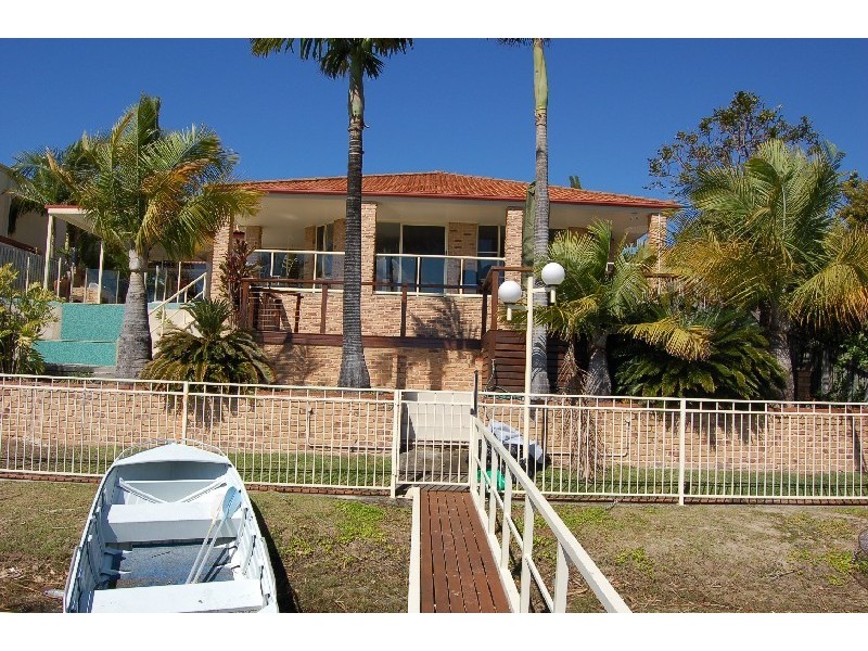 90 Dipper Drive, Burleigh Waters QLD 4220