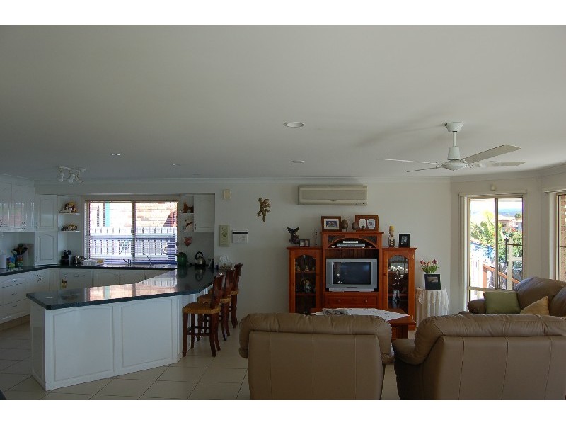 90 Dipper Drive, Burleigh Waters QLD 4220