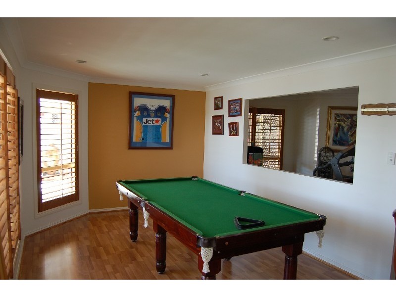 90 Dipper Drive, Burleigh Waters QLD 4220