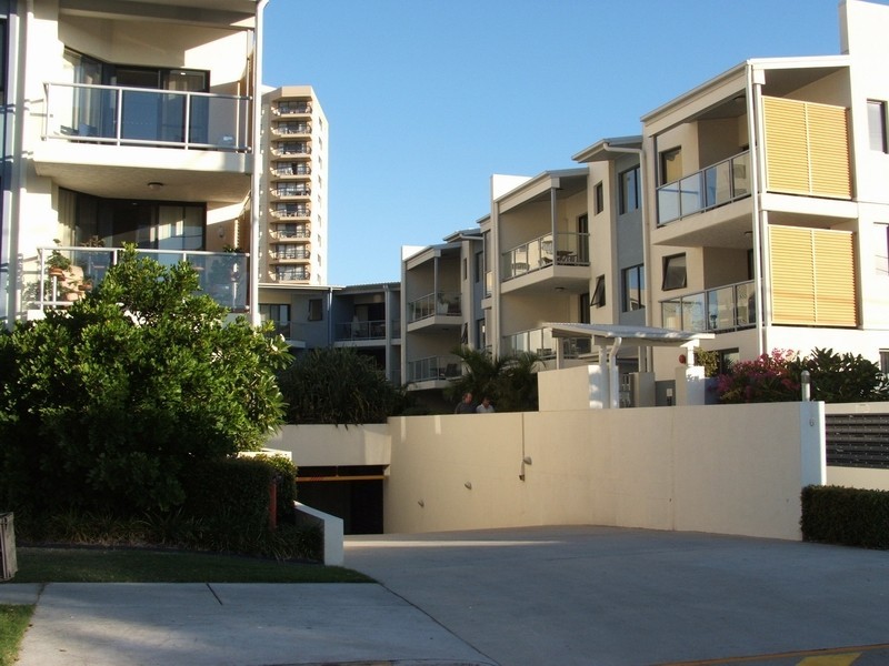 6 “Saks on 5th” 1995 Gold Coast Highway , Burleigh Heads QLD 4220