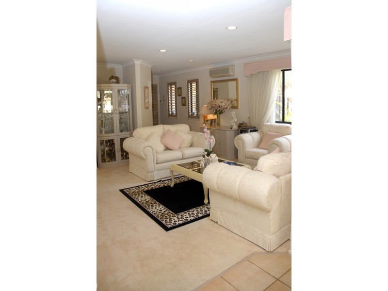 5 “Burleigh Village” 16 Gardendale Crescent, Burleigh Waters QLD 4220