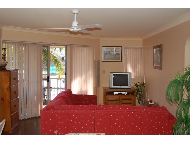 4/2032 Gold Coast Highway, Miami QLD 4220