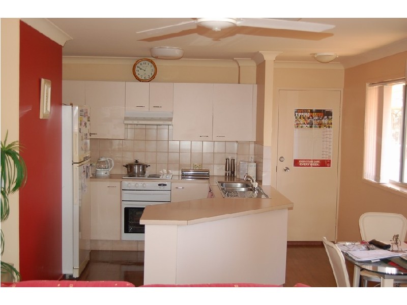 4/2032 Gold Coast Highway, Miami QLD 4220