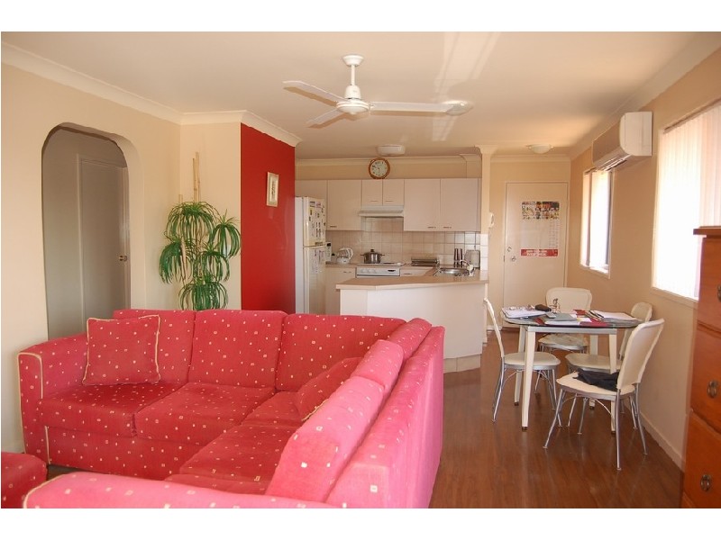 4/2032 Gold Coast Highway, Miami QLD 4220