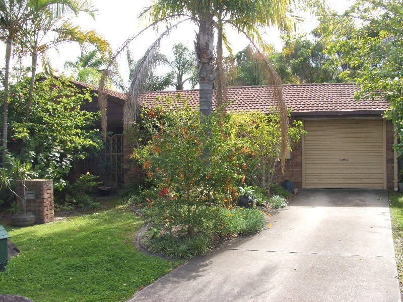 4 Gothorpe Place, Varsity Lakes QLD 4227