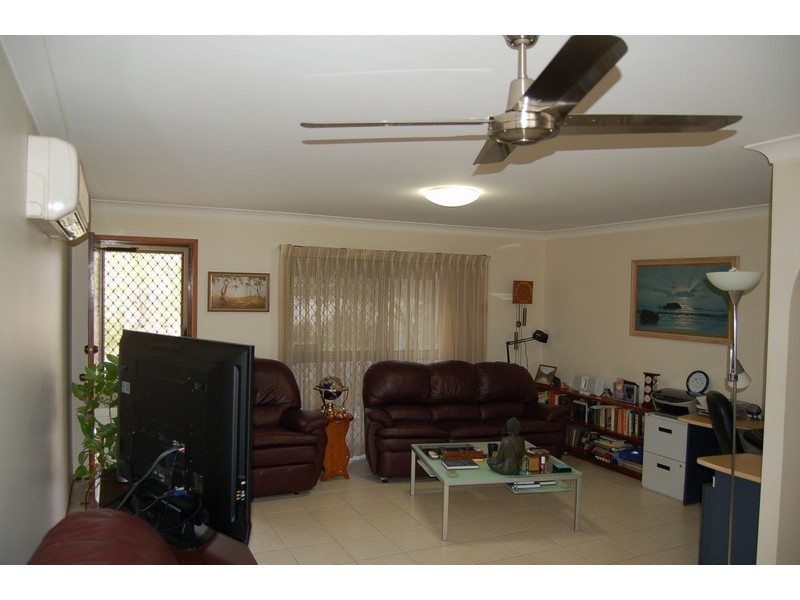 2/5 Greenleaf Court, Burleigh Waters QLD 4220