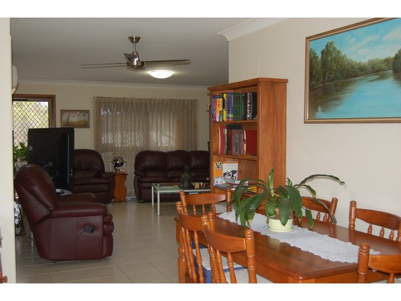 2/5 Greenleaf Court, Burleigh Waters QLD 4220