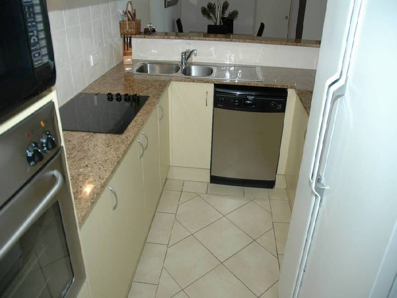 6 "Indigo Blue" 186 The Esplanade, Burleigh Heads QLD 4220