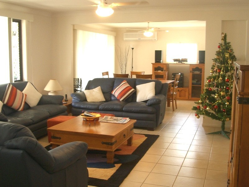 17 Kestrel Drive, Burleigh Waters QLD 4220