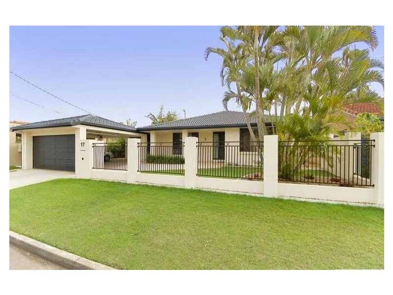 17 Kestrel Drive, Burleigh Waters QLD 4220