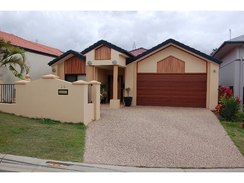 29 Lantau Cr, Varsity Lakes QLD 4227