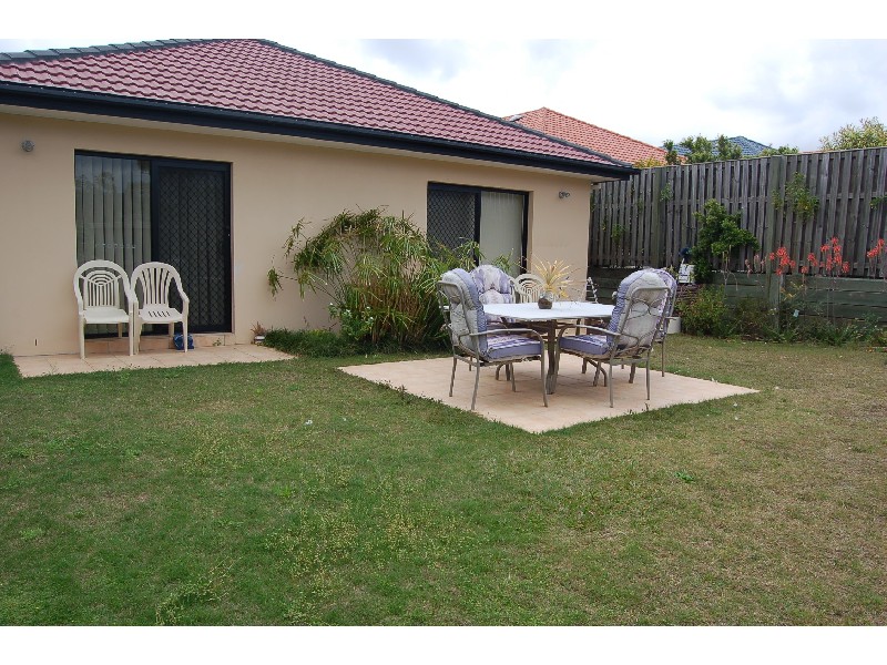 29 Lantau Cr, Varsity Lakes QLD 4227