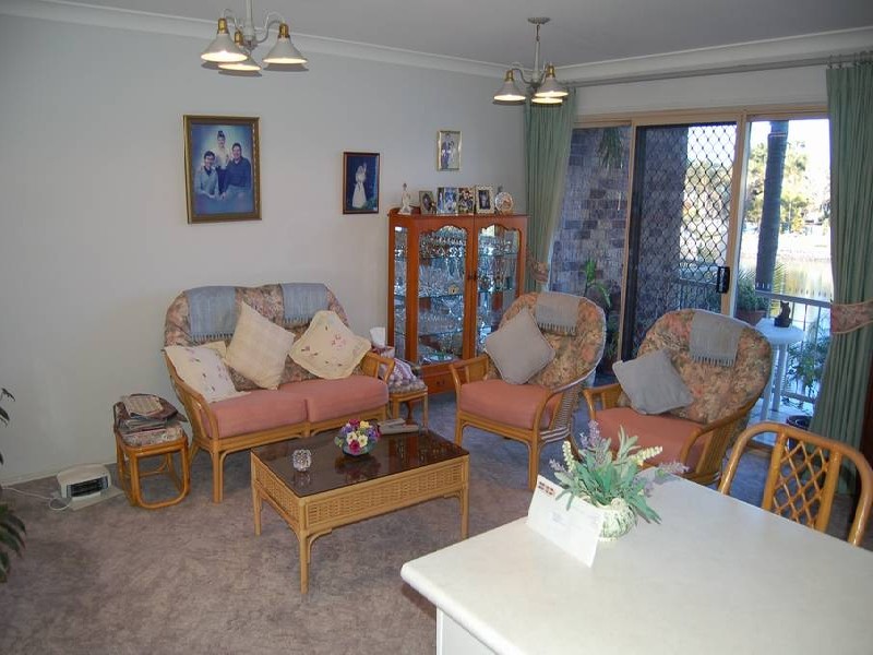 7/4 Lowood Court, Varsity Lakes QLD 4227