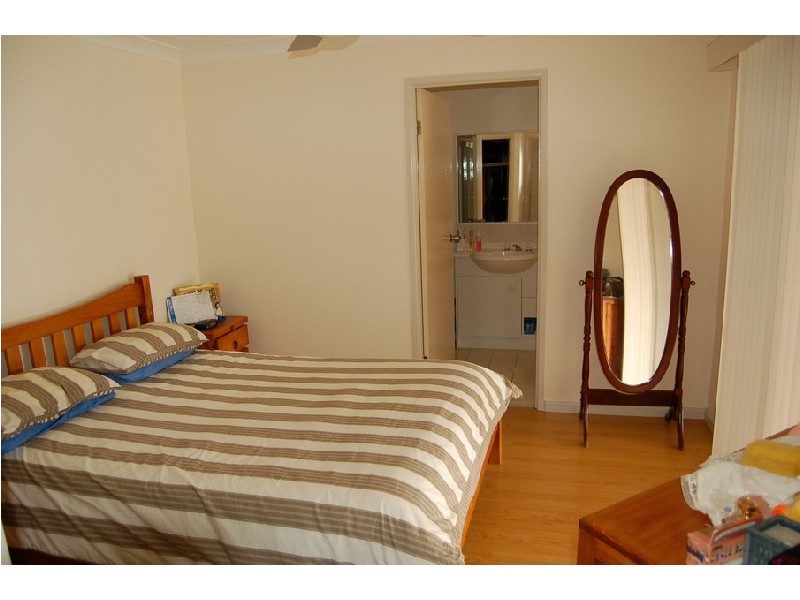 4 Nozomi Street, Burleigh Waters QLD 4220