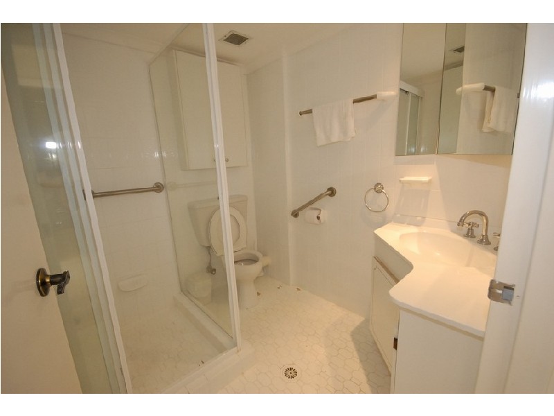 33 “Pacific Regis” 30 The Esplanade , Burleigh Heads QLD 4220