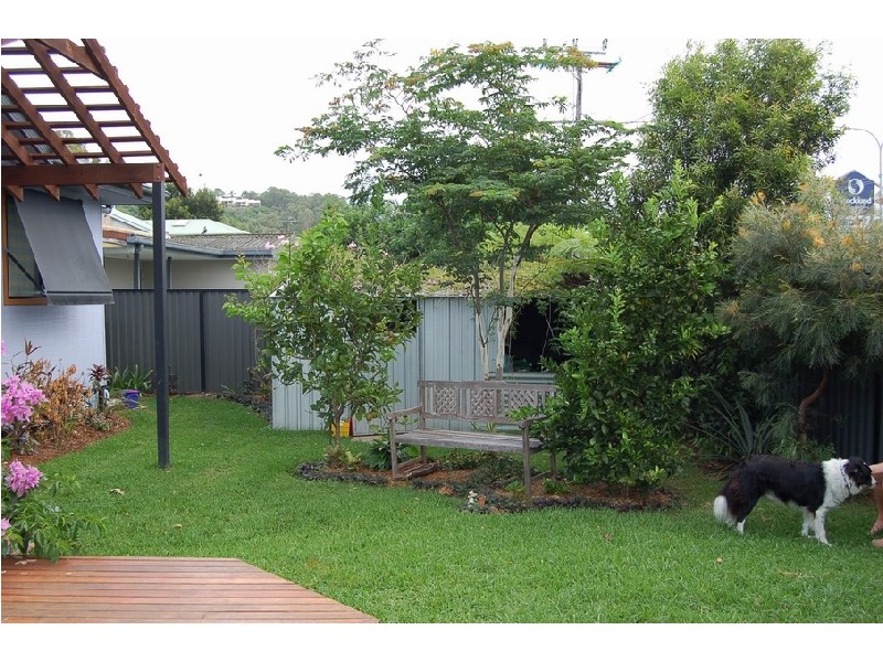 24 Page Parade, Burleigh Heads QLD 4220