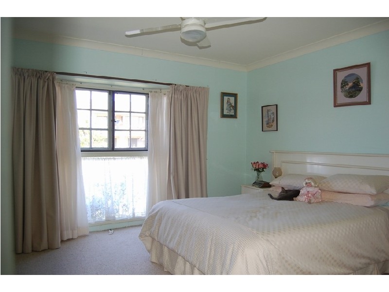 35 Sandpiper Drive, Burleigh Waters QLD 4220