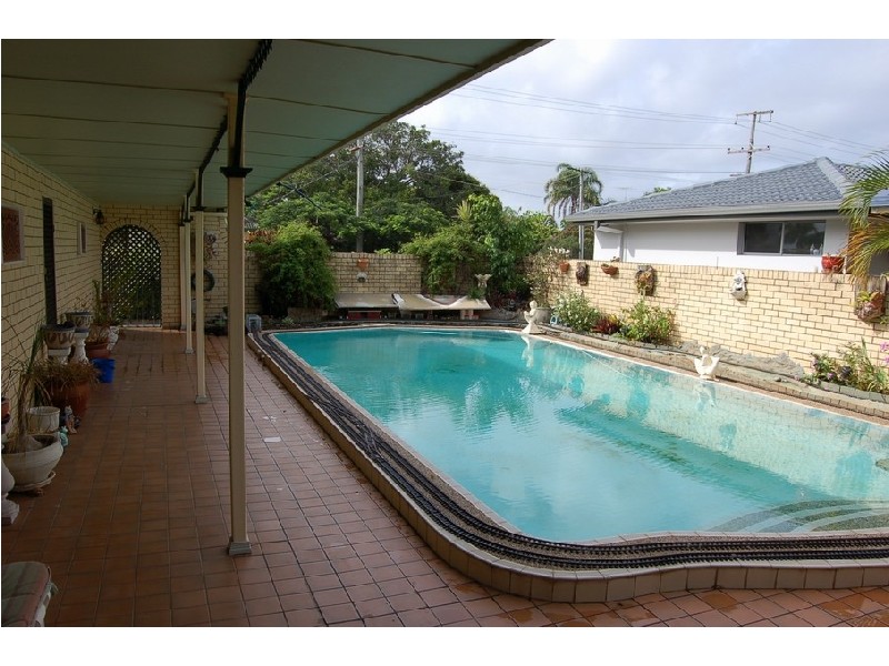 36  Sandpiper Drive, Burleigh Waters QLD 4220
