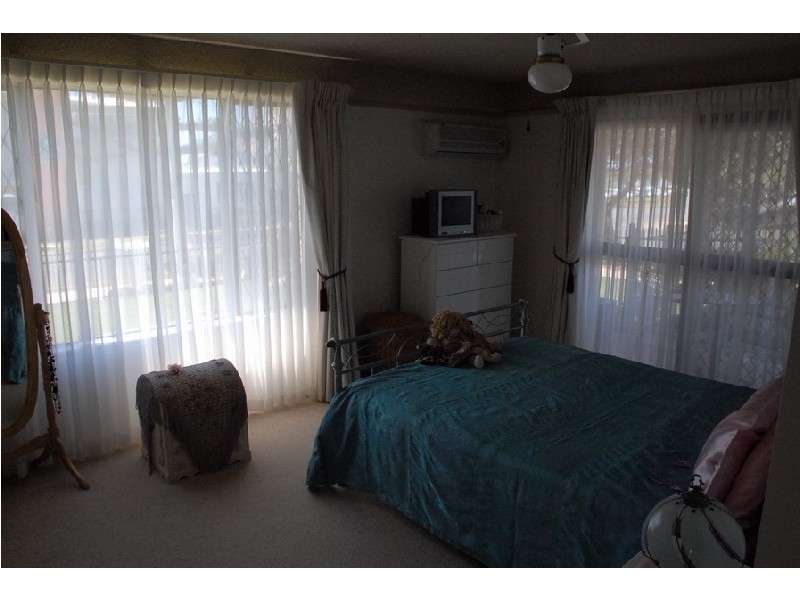 1 “Seventh Avenue Apartments” 276 The Esplanade, Burleigh Heads QLD 4220