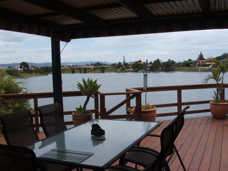 11 Shrike Court, Burleigh Waters QLD 4220